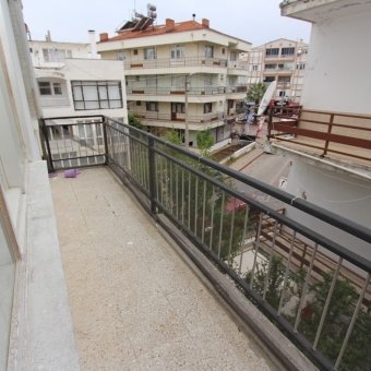 Akçay Merkez'de Sezonluk Eşyalı Kiralık Yazlık