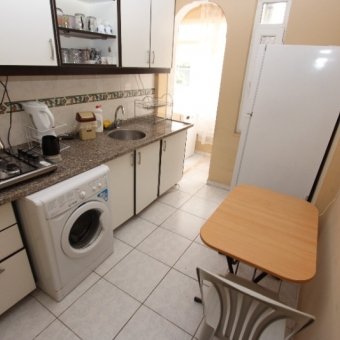 AKÇAYDA DENİZE 100 METRE EŞYALI SEZONLUK KİRALIK DAİRE