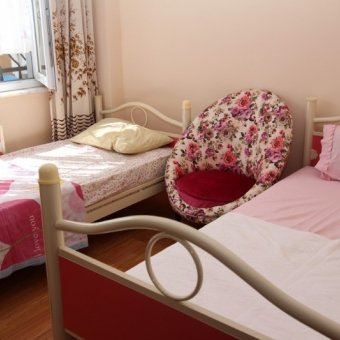 AKÇAYDA DENİZE 100 METRE EŞYALI SEZONLUK KİRALIK DAİRE