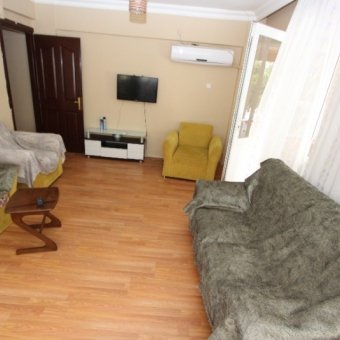 AKÇAYDA DENİZE 100 METRE EŞYALI SEZONLUK KİRALIK DAİRE