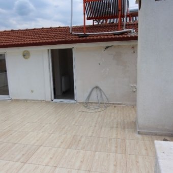Kaz Dağları'nın eteğinde Güre'de satılık müstakil triplex ev.
