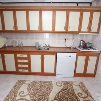 Akçay'da satılık  ön cephe  doğalgazlı  otoparklı  masrafsız 2+1 daire.