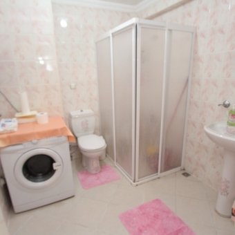 Akçay'da satılık  ön cephe  doğalgazlı  otoparklı  masrafsız 2+1 daire.