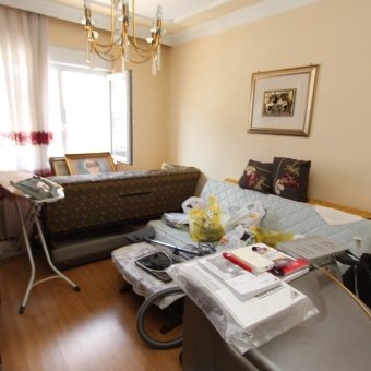 AKÇAY SARIKIZ'DA 3+1 GENİŞ FERAH 160M GİRİŞ ÜSTÜ SATILIK DAİRE