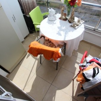 AKÇAY SARIKIZ'DA 3+1 GENİŞ FERAH 160M GİRİŞ ÜSTÜ SATILIK DAİRE