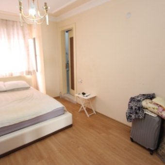 AKÇAY SARIKIZ'DA 3+1 GENİŞ FERAH 160M GİRİŞ ÜSTÜ SATILIK DAİRE