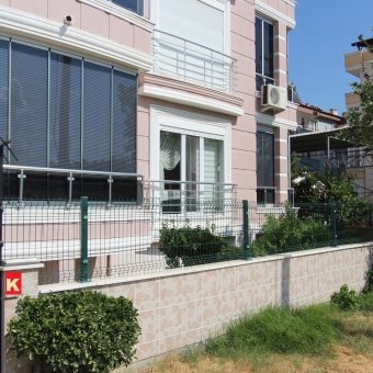 AKÇAY SARIKIZ'DA 3+1 GENİŞ FERAH 160M GİRİŞ ÜSTÜ SATILIK DAİRE