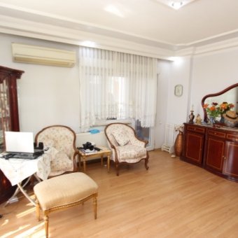 AKÇAY SARIKIZ'DA 3+1 GENİŞ FERAH 160M GİRİŞ ÜSTÜ SATILIK DAİRE