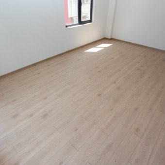 AKÇAY ALTINKUM'DA DENİZE YAKIN SATILIK 2+1 ARAKAT DAİRE