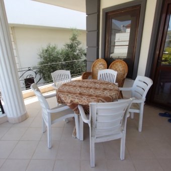 AKÇAY YENİMAHALEDE SATILIK DENİZE 50M 375M ARSA İÇİNDE MÜSTAKİL VİLLA