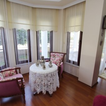 AKÇAY YENİMAHALEDE SATILIK DENİZE 50M 375M ARSA İÇİNDE MÜSTAKİL VİLLA
