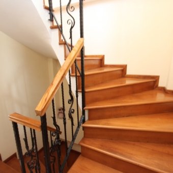 AKÇAY YENİMAHALEDE SATILIK DENİZE 50M 375M ARSA İÇİNDE MÜSTAKİL VİLLA