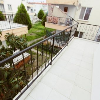 AKÇAYDA SİTE İÇİNDE SATILIK 4+1 TRİPLEKS MÜSTAKİL EV