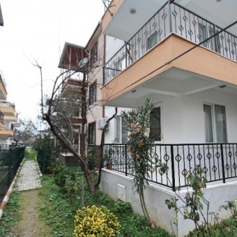 AKÇAYDA SİTE İÇİNDE SATILIK 4+1 TRİPLEKS MÜSTAKİL EV