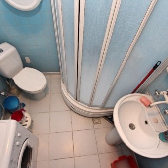 AKÇAY YENİMAHALLEDE SATILIK DENİZE 30.M MANZARALI ARA KAT ÖN CEPHE 2+1 DAİRE