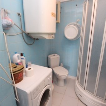 AKÇAY YENİMAHALLEDE SATILIK DENİZE 30.M MANZARALI ARA KAT ÖN CEPHE 2+1 DAİRE