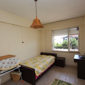 AKÇAY YENİMAHALLEDE SATILIK DENİZE 30.M MANZARALI ARA KAT ÖN CEPHE 2+1 DAİRE
