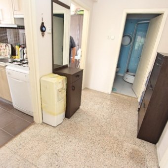 AKÇAY YENİMAHALLEDE SATILIK DENİZE 30.M MANZARALI ARA KAT ÖN CEPHE 2+1 DAİRE