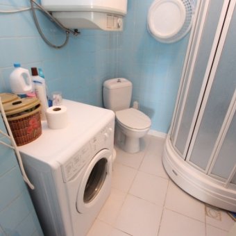 AKÇAY YENİMAHALLEDE SATILIK DENİZE 30.M MANZARALI ARA KAT ÖN CEPHE 2+1 DAİRE