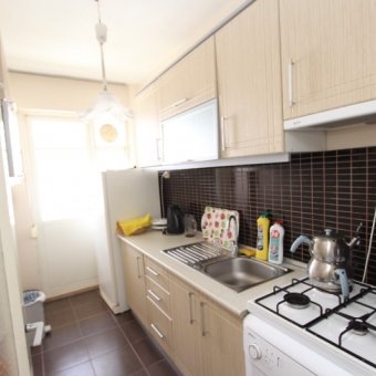 AKÇAY YENİMAHALLEDE SATILIK DENİZE 30.M MANZARALI ARA KAT ÖN CEPHE 2+1 DAİRE
