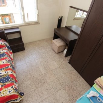 AKÇAY YENİMAHALLEDE SATILIK DENİZE 30.M MANZARALI ARA KAT ÖN CEPHE 2+1 DAİRE