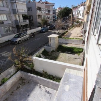 Akçay Merkezde 3+1 Giriş Üstü Satılık Daire