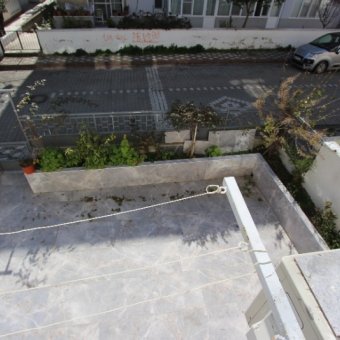 Akçay Merkezde 3+1 Giriş Üstü Satılık Daire