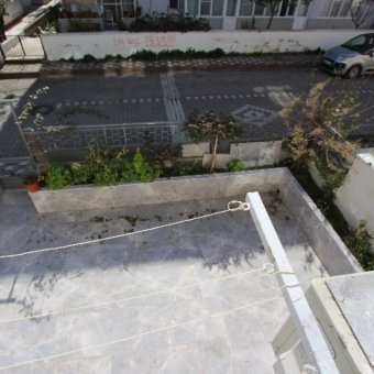 Akçay Merkezde 3+1 Giriş Üstü Satılık Daire