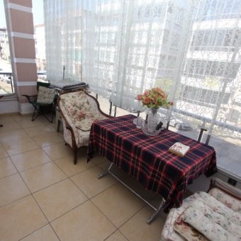 Akçay Sarıkız'da 150 Metrekare 3+1 Giriş Üstü Satılık Daire