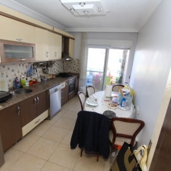 Akçay Sarıkız'da 150 Metrekare 3+1 Giriş Üstü Satılık Daire