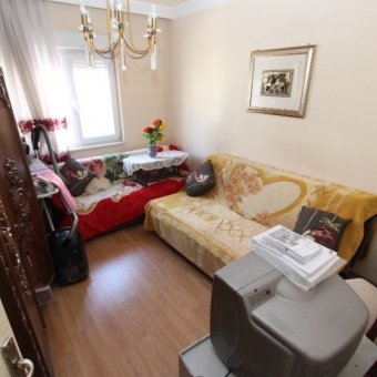 Akçay Sarıkız'da 150 Metrekare 3+1 Giriş Üstü Satılık Daire