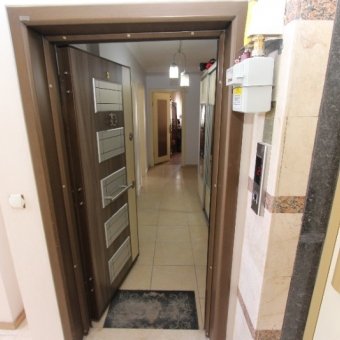 Akçay Sarıkız'da 150 Metrekare 3+1 Giriş Üstü Satılık Daire