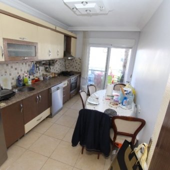 Akçay Sarıkız'da 150 Metrekare 3+1 Giriş Üstü Satılık Daire