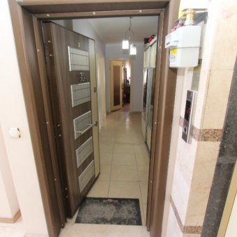 Akçay Sarıkız'da 150 Metrekare 3+1 Giriş Üstü Satılık Daire