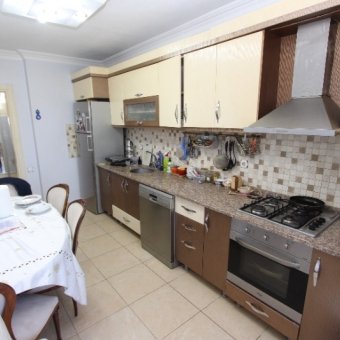 Akçay Sarıkız'da 150 Metrekare 3+1 Giriş Üstü Satılık Daire