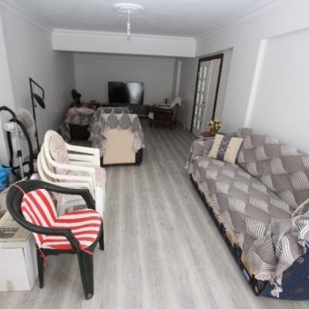Akçay Merkezde Satılık 3+1 Ara Kat Daire