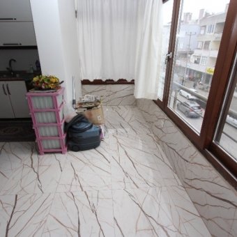 Akçay Merkezde Satılık 3+1 Ara Kat Daire