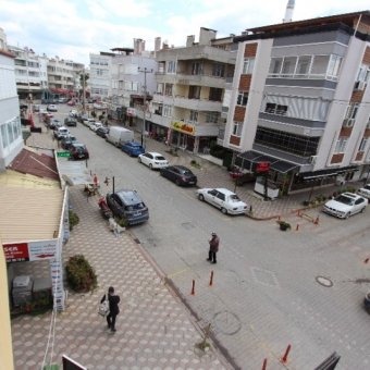 Akçay Merkezde Satılık 3+1 Ara Kat Daire