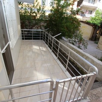 Akçay Merkez'de 2+1 Eşyalı Yüksek Giriş Kat Satılık Daire