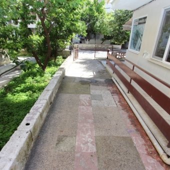 Akçay Merkez'de 2+1 Eşyalı Yüksek Giriş Kat Satılık Daire