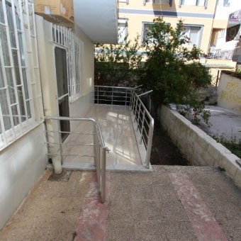 Akçay Merkez'de 2+1 Eşyalı Yüksek Giriş Kat Satılık Daire
