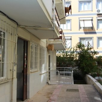 Akçay Merkez'de 2+1 Eşyalı Yüksek Giriş Kat Satılık Daire