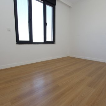 Edremit Güre'de Havuzlu Site İçinde Kiralık Villa