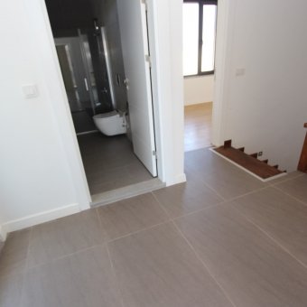 Edremit Güre'de Havuzlu Site İçinde Kiralık Villa