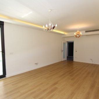 Edremit Güre'de Havuzlu Site İçinde Kiralık Villa