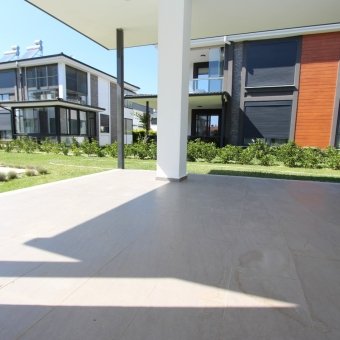 Edremit Güre'de Havuzlu Site İçinde Kiralık Villa