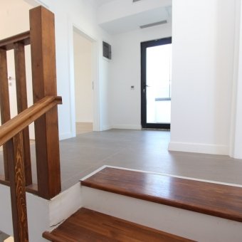 Edremit Güre'de Havuzlu Site İçinde Kiralık Villa