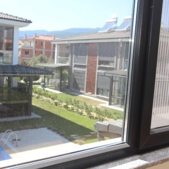 Edremit Güre'de Havuzlu Site İçinde Kiralık Villa