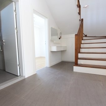 Edremit Güre'de Havuzlu Site İçinde Kiralık Villa