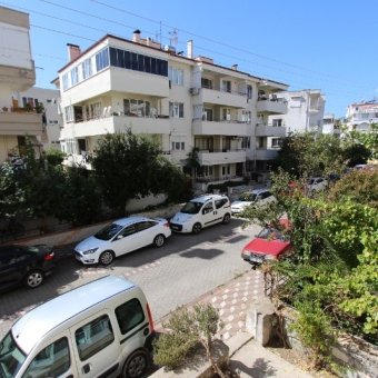 Akçay Sarıkız Mahallesinde Giriş Üstü 2+1 Masrafsız Satılık Daire